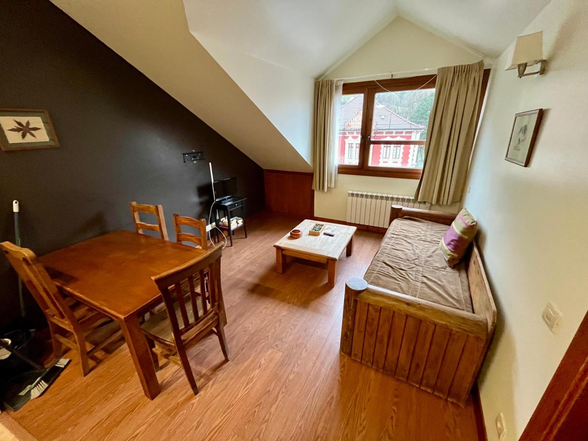 Aparthotel Lotila Flats Cuirgu Felechosa Zewnętrze zdjęcie