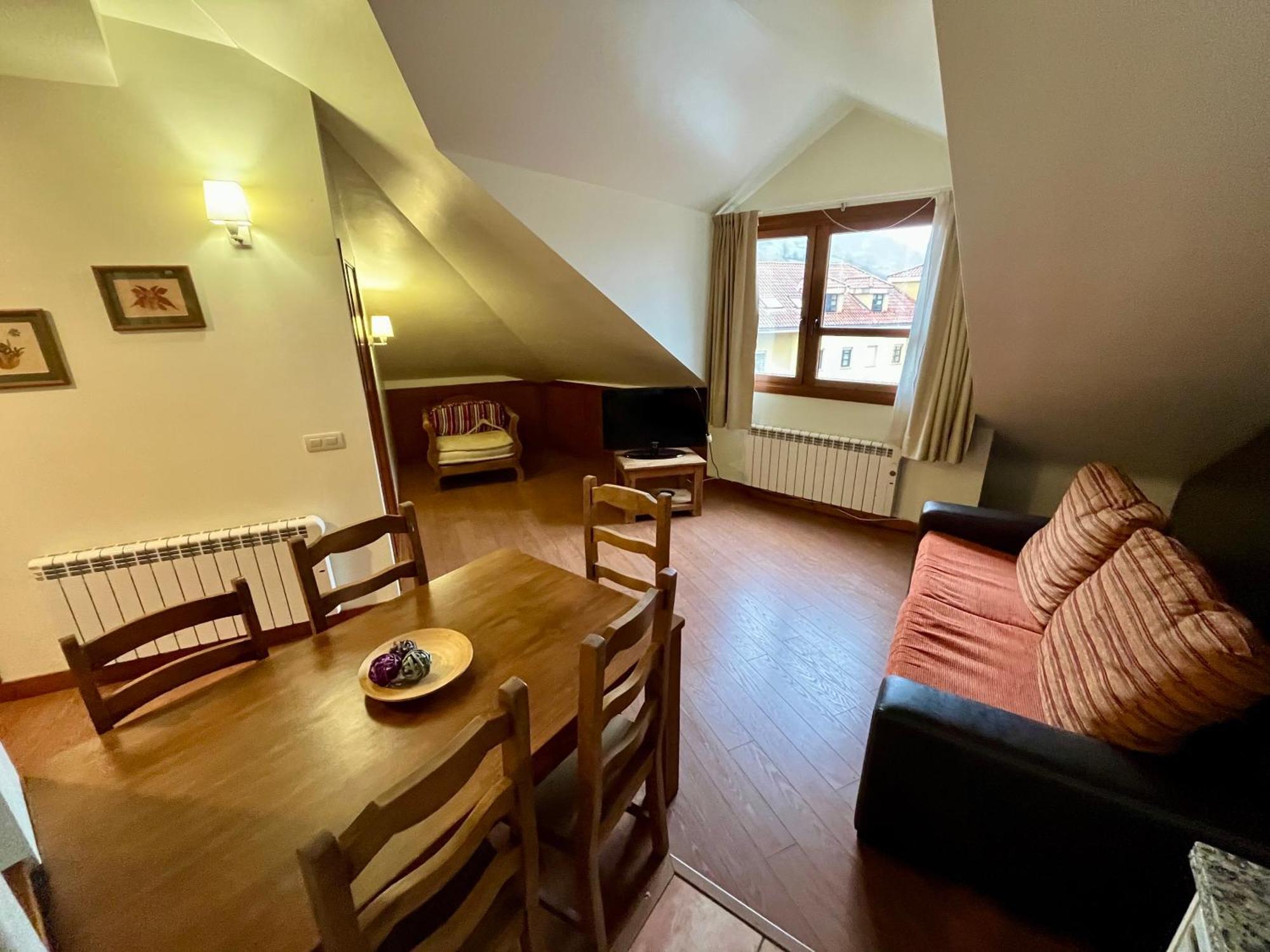 Aparthotel Lotila Flats Cuirgu Felechosa Zewnętrze zdjęcie