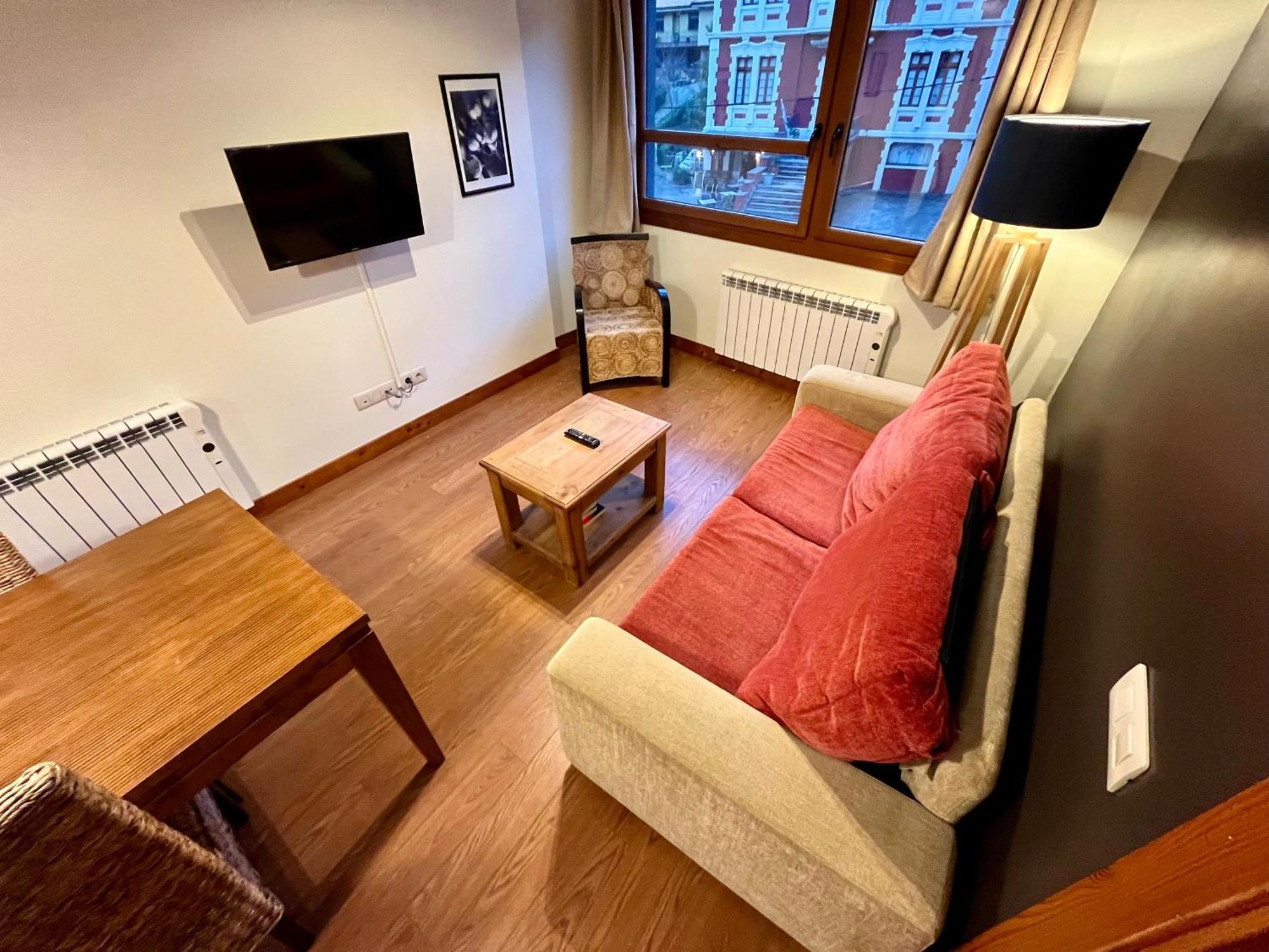 Aparthotel Lotila Flats Cuirgu Felechosa Zewnętrze zdjęcie